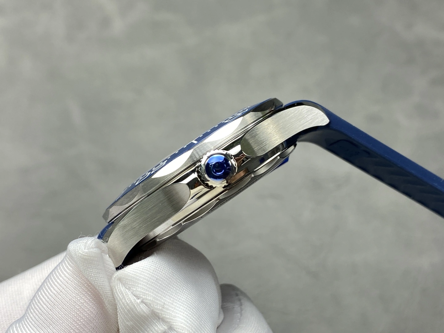 Popular CBD Factory Omega Seamaster Diver 300M 42mm Blue Wave Dial Blue Ceramic Bezel Blue Rubber Strap (210.32.42.20.03.001) 1:1 Super Clone – DD8800 Movement 279